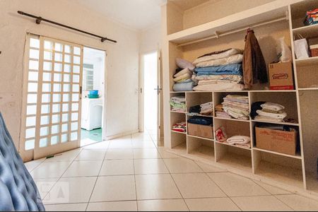 Casa à venda com 175m², 3 quartos e 8 vagas Casa à venda com 175m², 3 quartos e 8 vagasQuarto 1