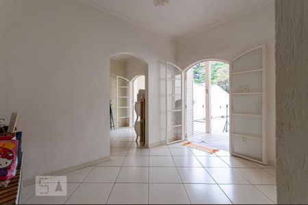 Casa à venda com 175m², 3 quartos e 8 vagas Casa à venda com 175m², 3 quartos e 8 vagasSala