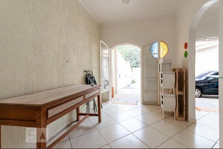 Casa à venda com 175m², 3 quartos e 8 vagas Casa à venda com 175m², 3 quartos e 8 vagasSala