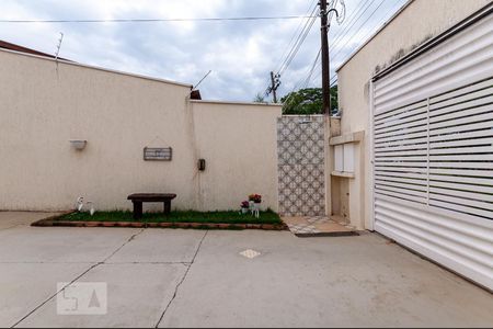 Casa à venda com 175m², 3 quartos e 8 vagas Casa à venda com 175m², 3 quartos e 8 vagasEntrada Portão garagem