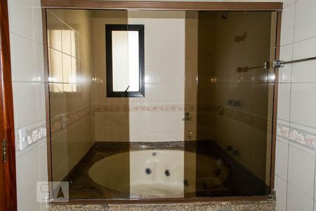 Apartamento para alugar com 232m², 4 quartos e 3 vagas Apartamento para alugar com 232m², 4 quartos e 3 vagasBANHEIRO SUITE 2