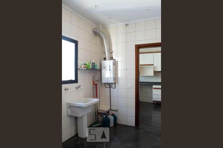 Apartamento para alugar com 232m², 4 quartos e 3 vagas Apartamento para alugar com 232m², 4 quartos e 3 vagasAREA SERVIÇO