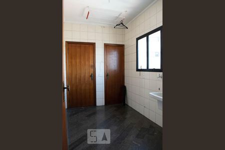 Apartamento para alugar com 232m², 4 quartos e 3 vagas Apartamento para alugar com 232m², 4 quartos e 3 vagasAREA SERVIÇO