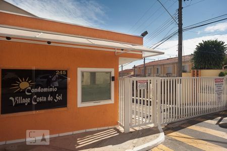 Casa de condomínio à venda com 250m², 5 quartos e 3 vagas Casa de condomínio à venda com 250m², 5 quartos e 3 vagasFachada do condominio