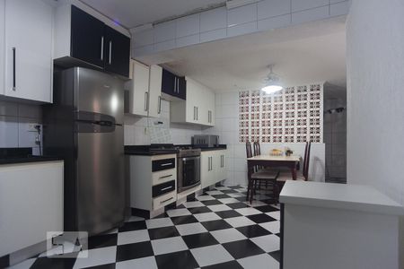 Casa de condomínio à venda com 250m², 5 quartos e 3 vagas Casa de condomínio à venda com 250m², 5 quartos e 3 vagasCozinha