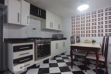 Casa de condomínio à venda com 250m², 5 quartos e 3 vagas Casa de condomínio à venda com 250m², 5 quartos e 3 vagasCozinha