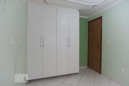 Casa de condomínio à venda com 250m², 5 quartos e 3 vagas Casa de condomínio à venda com 250m², 5 quartos e 3 vagasEdícula - quarto