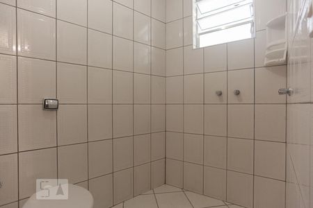 Casa de condomínio à venda com 250m², 5 quartos e 3 vagas Casa de condomínio à venda com 250m², 5 quartos e 3 vagasEdícula - banheiro