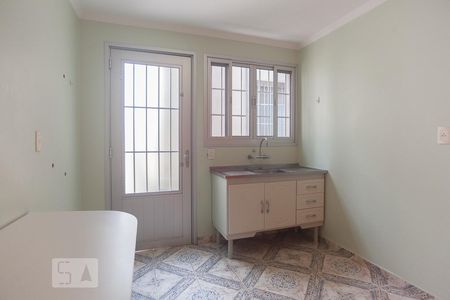 Casa de condomínio à venda com 250m², 5 quartos e 3 vagas Casa de condomínio à venda com 250m², 5 quartos e 3 vagasEdícula - cozinha