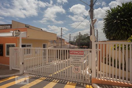 Casa de condomínio à venda com 250m², 5 quartos e 3 vagas Casa de condomínio à venda com 250m², 5 quartos e 3 vagasFachada do condominio