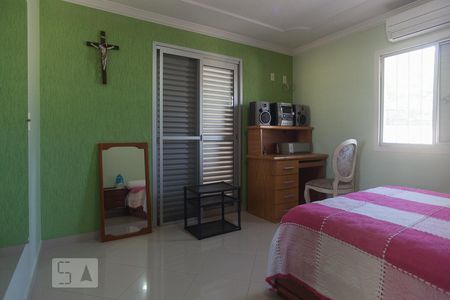 Casa de condomínio à venda com 250m², 5 quartos e 3 vagas Casa de condomínio à venda com 250m², 5 quartos e 3 vagasSuíte