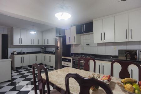 Casa de condomínio à venda com 250m², 5 quartos e 3 vagas Casa de condomínio à venda com 250m², 5 quartos e 3 vagasCozinha