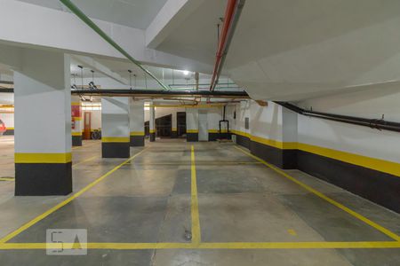 Apartamento à venda com 246m², 3 quartos e 4 vagas Apartamento à venda com 246m², 3 quartos e 4 vagasGaragem