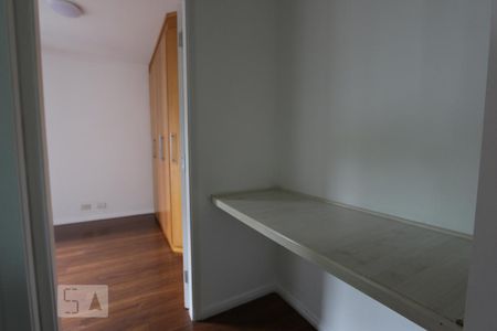 corredor de apartamento para alugar com 1 quarto, 43m² em Vila Suzana, São Paulo