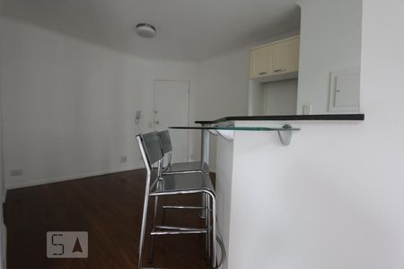 sala de apartamento para alugar com 1 quarto, 43m² em Vila Suzana, São Paulo