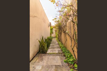 Casa à venda com 306m², 4 quartos e 4 vagas Casa à venda com 306m², 4 quartos e 4 vagasÁrea Lateral Externa