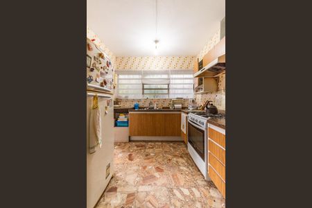 Casa à venda com 306m², 4 quartos e 4 vagas Casa à venda com 306m², 4 quartos e 4 vagasCozinha