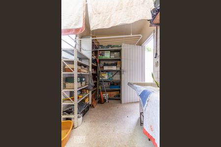 Casa à venda com 306m², 4 quartos e 4 vagas Casa à venda com 306m², 4 quartos e 4 vagasLavanderia