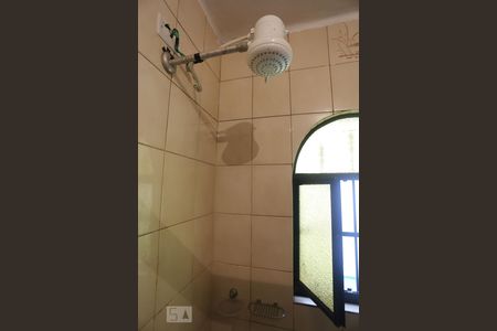 Casa à venda com 164m², 3 quartos e 2 vagas Casa à venda com 164m², 3 quartos e 2 vagasBanheiro