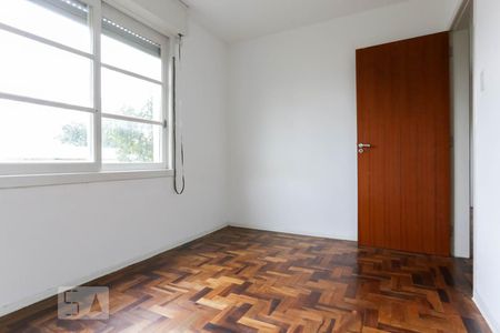 Quarto 1 de apartamento para alugar com 2 quartos, 45m² em Passo da Areia, Porto Alegre