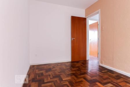 Quarto 2 de apartamento para alugar com 2 quartos, 45m² em Passo da Areia, Porto Alegre