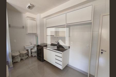 Apartamento à venda com 35m², 1 quarto e sem vaga Apartamento à venda com 35m², 1 quarto e sem vagaCozinha semi mobiliada