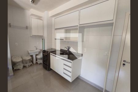 Apartamento à venda com 35m², 1 quarto e sem vaga Apartamento à venda com 35m², 1 quarto e sem vagaCozinha semi mobiliada