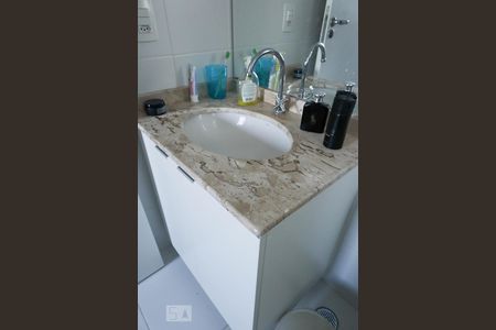 Apartamento à venda com 67m², 3 quartos e 1 vaga Apartamento à venda com 67m², 3 quartos e 1 vagaBanheiro - Suíte