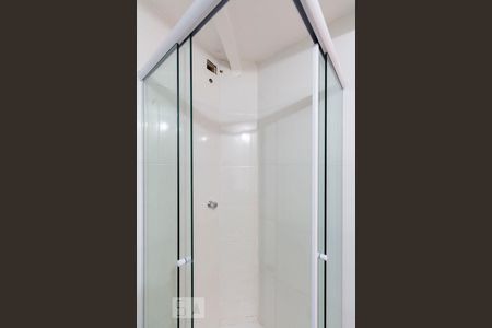 Banheiro social de casa para alugar com 1 quarto, 40m² em Saúde, São Paulo