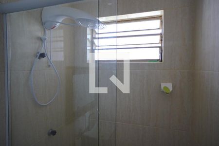 Banheiro de apartamento para alugar com 1 quarto, 43m² em Protásio Alves, Porto Alegre
