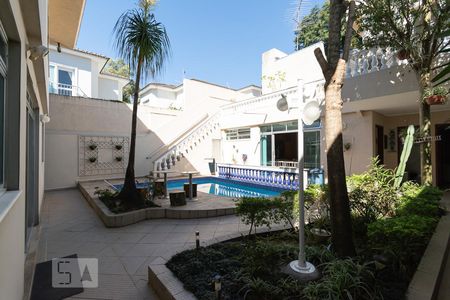 Casa para alugar com 480m², 5 quartos e 6 vagas Casa para alugar com 480m², 5 quartos e 6 vagasPiscina