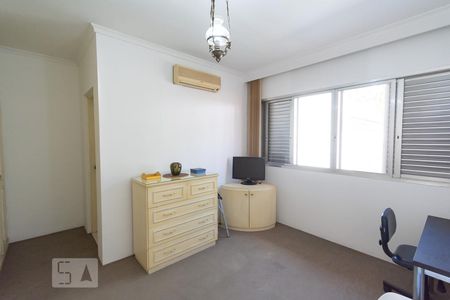 Casa para alugar com 480m², 5 quartos e 6 vagas Casa para alugar com 480m², 5 quartos e 6 vagasSuíte 2