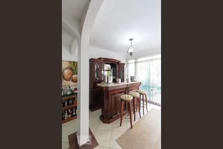 Casa para alugar com 480m², 5 quartos e 6 vagas Casa para alugar com 480m², 5 quartos e 6 vagasBar