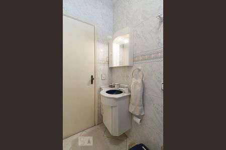 Casa para alugar com 480m², 5 quartos e 6 vagas Casa para alugar com 480m², 5 quartos e 6 vagasBanheiro Suíte 2