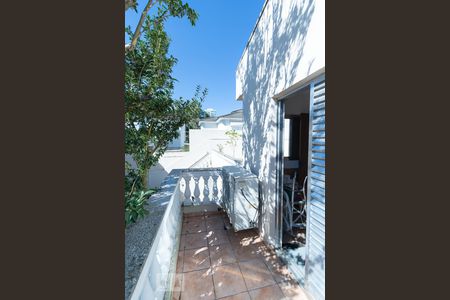 Casa para alugar com 480m², 5 quartos e 6 vagas Casa para alugar com 480m², 5 quartos e 6 vagasQuarto 1 Edícula Varanda