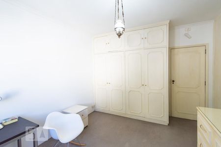 Casa para alugar com 480m², 5 quartos e 6 vagas Casa para alugar com 480m², 5 quartos e 6 vagasSuíte 2