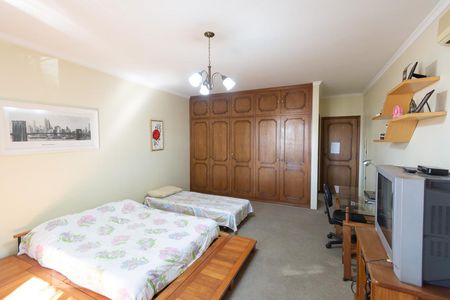 Casa para alugar com 480m², 5 quartos e 6 vagas Casa para alugar com 480m², 5 quartos e 6 vagasSuíte 4