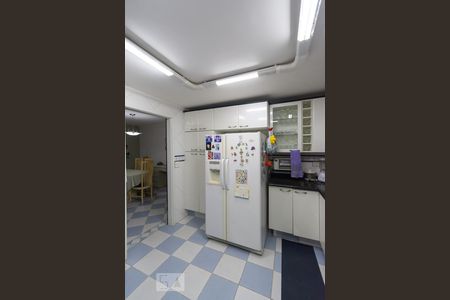 Casa para alugar com 480m², 5 quartos e 6 vagas Casa para alugar com 480m², 5 quartos e 6 vagasCozinha