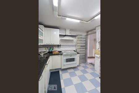 Casa para alugar com 480m², 5 quartos e 6 vagas Casa para alugar com 480m², 5 quartos e 6 vagasCozinha