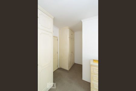 Casa para alugar com 480m², 5 quartos e 6 vagas Casa para alugar com 480m², 5 quartos e 6 vagasSuíte 2