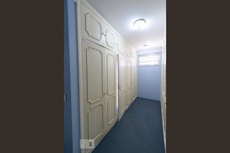 Casa para alugar com 480m², 5 quartos e 6 vagas Casa para alugar com 480m², 5 quartos e 6 vagasSuíte 5 Closet