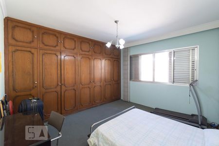 Casa para alugar com 480m², 5 quartos e 6 vagas Casa para alugar com 480m², 5 quartos e 6 vagasSuíte 3