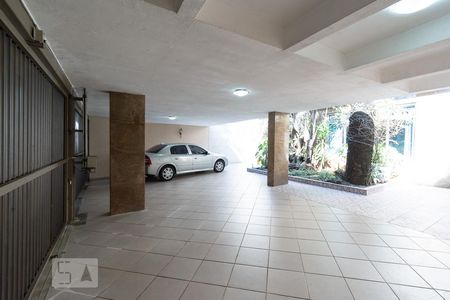 Casa para alugar com 480m², 5 quartos e 6 vagas Casa para alugar com 480m², 5 quartos e 6 vagasGaragem