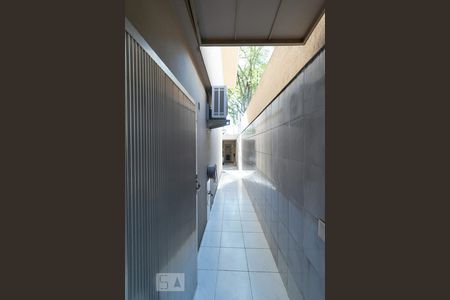 Casa para alugar com 480m², 5 quartos e 6 vagas Casa para alugar com 480m², 5 quartos e 6 vagasCorredor Serviço