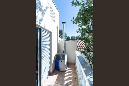 Casa para alugar com 480m², 5 quartos e 6 vagas Casa para alugar com 480m², 5 quartos e 6 vagasQuarto 1 Edícula Varanda