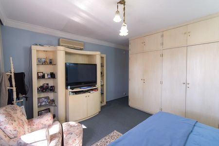 Casa para alugar com 480m², 5 quartos e 6 vagas Casa para alugar com 480m², 5 quartos e 6 vagasSuíte 5