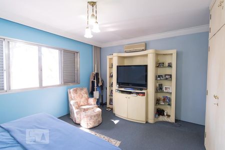 Casa para alugar com 480m², 5 quartos e 6 vagas Casa para alugar com 480m², 5 quartos e 6 vagasSuíte 5