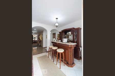 Casa para alugar com 480m², 5 quartos e 6 vagas Casa para alugar com 480m², 5 quartos e 6 vagasBar