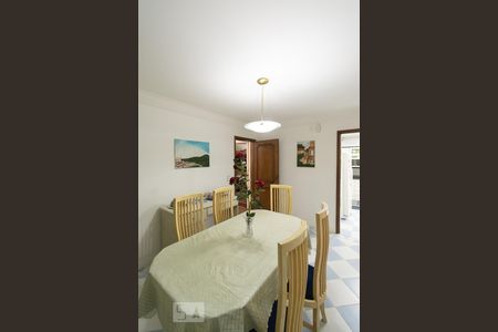 Casa para alugar com 480m², 5 quartos e 6 vagas Casa para alugar com 480m², 5 quartos e 6 vagasSala de Almoço