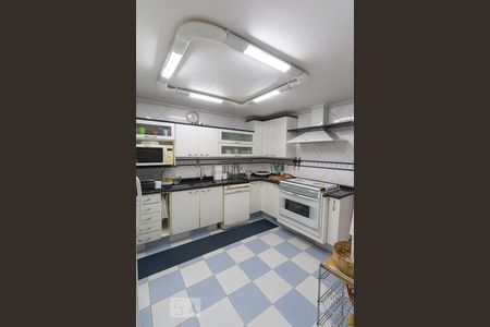 Casa para alugar com 480m², 5 quartos e 6 vagas Casa para alugar com 480m², 5 quartos e 6 vagasCozinha